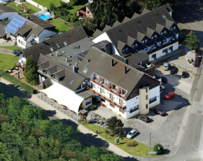  Land-gut-Hotel Zum alten Forsthaus  Хюртгенвальд